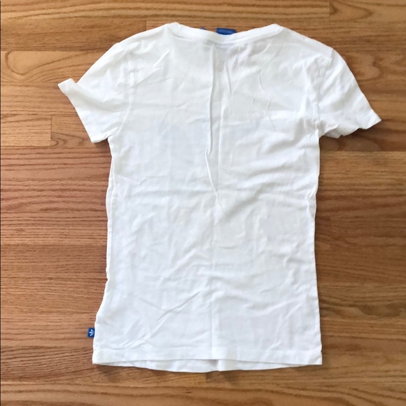 Plain White Adidas t-shirt - Picture 2 of 4
